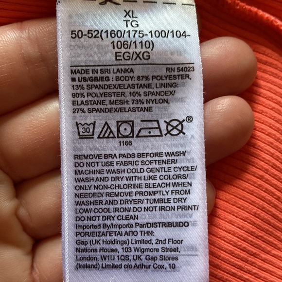 GapFit Cropped Spaghetti Strapped Tank Size XL - Picture 9 of 9